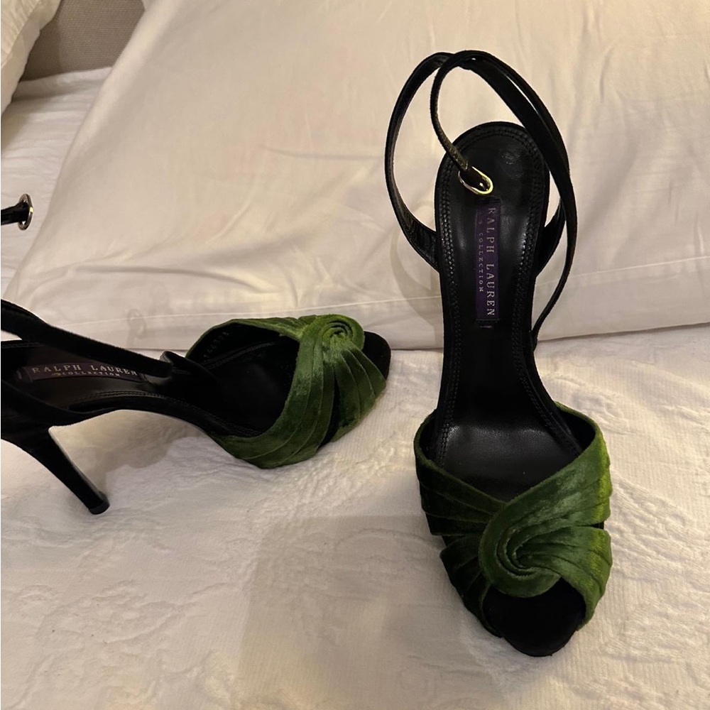 brand new and barely used. Extreme fashion!